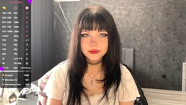 Snapshot of EmilyEmbears chatting on May 21, 6:42 am EmilyEmbears online show from May 21, 6:42 am