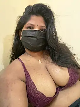 Snapshot of Shalu_naughty69 chatting on July 4, 3:24 am Shalu naughty69 online show from July 4, 3:24 am