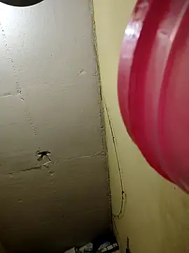 Snapshot of CuteGirl_Moni chatting on April 7, 8:42 pm CuteGirl Moni online show from April 7, 8:42 pm