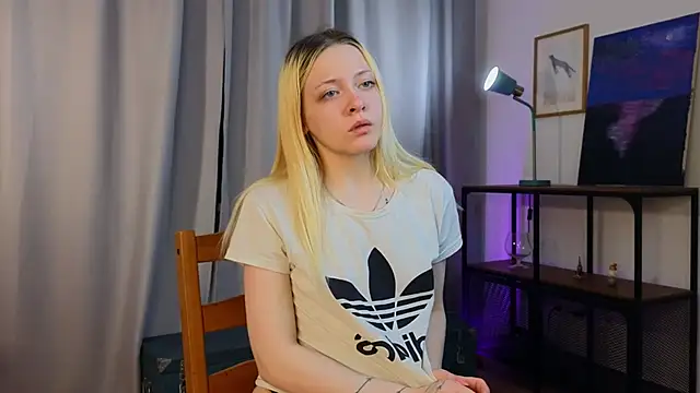 OliviaCaffery online show from April 18, 7:58 pm