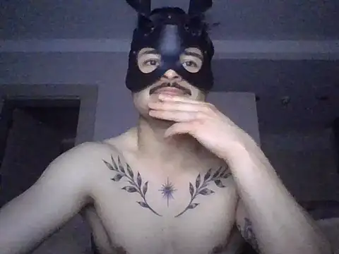 Snapshot of Hayat2Bilet chatting on May 7, 5:51 pm Hayat2Bilet online show from May 7, 5:51 pm