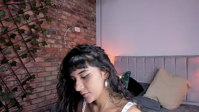 Snapshot of Hanna_Clark__ chatting on May 4, 12:12 pm Hanna Clark online show from May 4, 12:12 pm