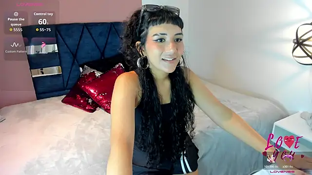 Snapshot of Hanna_Clark__ chatting on July 8, 11:48 am Hanna Clark online show from July 8, 11:48 am