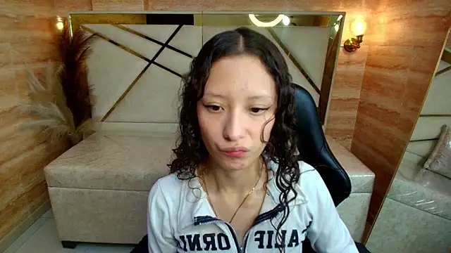 Snapshot of abby__r chatting on April 30, 12:33 pm abby r online show from April 30, 12:33 pm