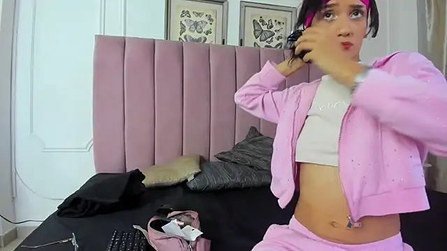 Snapshot of Alexa_fox669 chatting on June 25, 1:26 pm Alexa fox669 online show from June 25, 1:26 pm