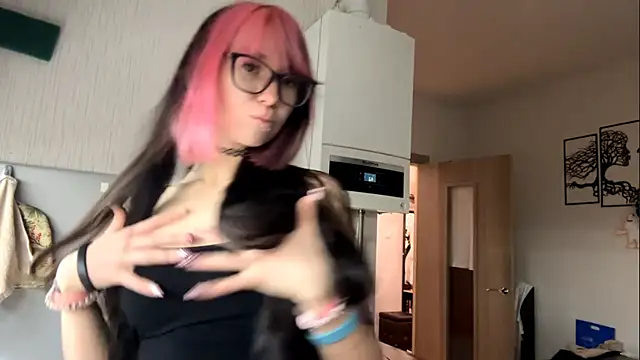 WifeAileen online show from May 12, 6:16 pm