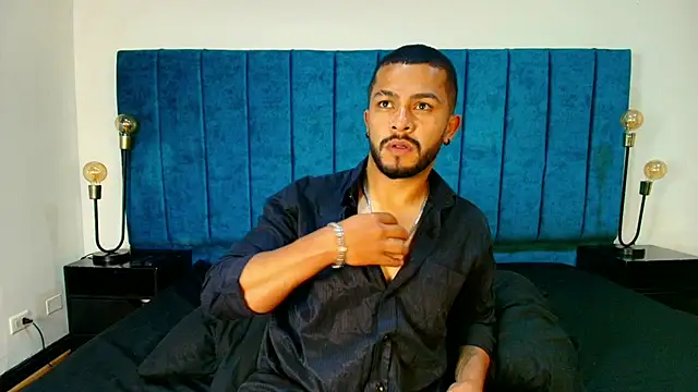 Enzo Vitale  online show from April 5, 11:29 am