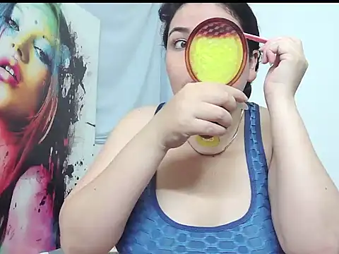 ZoeThorner online show from April 17, 11:57 am