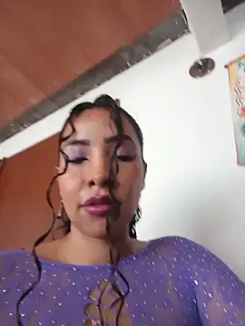Snapshot of Wolfamara chatting on May 16, 1:43 pm Wolfamara online show from May 16, 1:43 pm