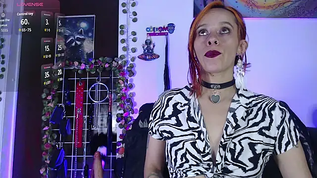 Snapshot of Lexxii_hot_col chatting on June 13, 7:34 pm Lexxii hot col online show from June 13, 7:34 pm