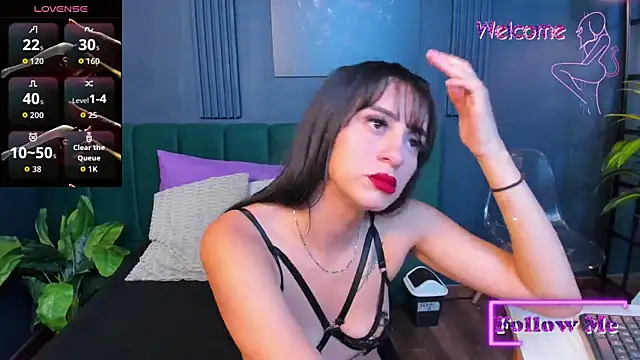 Alicecoule  online show from May 7, 11:37 am