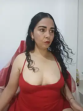 Snapshot of Emily_Divi69 chatting on May 8, 10:04 pm Emily Divi69 online show from May 8, 10:04 pm