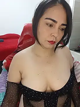 Snapshot of Emily_Divi69 chatting on June 25, 7:40 pm Emily Divi69 online show from June 25, 7:40 pm
