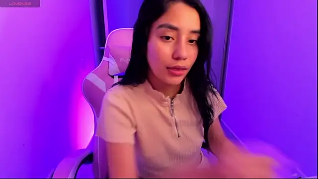 Snapshot of ISABELFORYOU03 chatting on April 9, 2:44 am ISABELFORYOU03 online show from April 9, 2:44 am