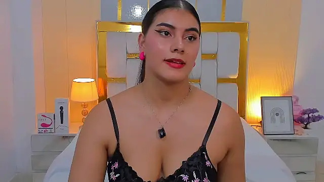 Snapshot of Alara_Keyy chatting on July 2, 11:55 pm Alara Keyy online show from July 2, 11:55 pm