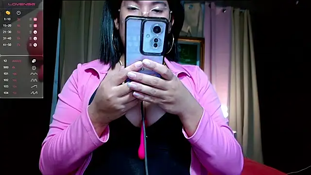 HugeCumRainSamantha online show from May 5, 1:19 pm