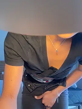 latinacaro- online show from April 21, 10:32 am