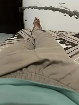 roymustang010 online show from April 2, 9:51 am