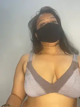 Snapshot of Monika_6999 chatting on May 10, 7:35 am Monika 6999 online show from May 10, 7:35 am