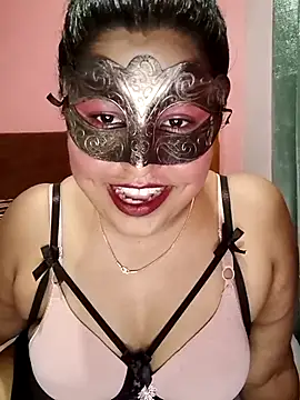 Snapshot of Maskedcurves chatting on April 30, 5:03 am Maskedcurves online show from April 30, 5:03 am