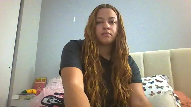 madzbailey online show from April 21, 3:17 pm