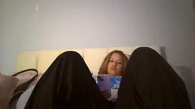 madzbailey online show from May 6, 12:08 am