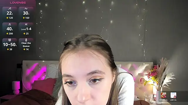 Snapshot of Amy-Desiree chatting on April 11, 12:37 am Amy-Desiree online show from April 11, 12:37 am