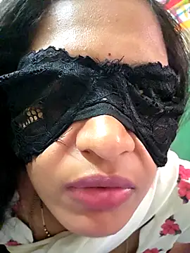 Snapshot of gshma200 chatting on April 16, 10:49 am gshma200 online show from April 16, 10:49 am