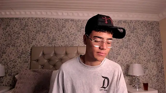 Snapshot of DannTaylor chatting on June 8, 12:05 pm DannTaylor online show from June 8, 12:05 pm