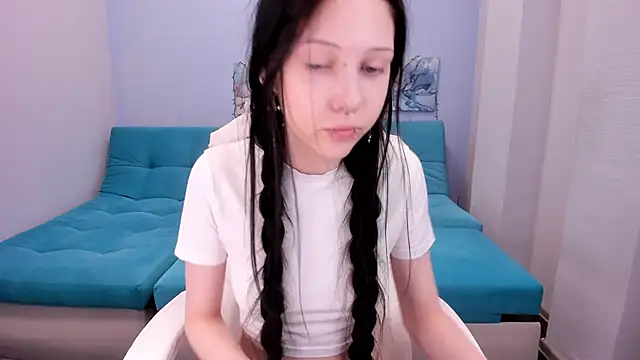 SugarBunny18 online show from May 11, 4:40 am