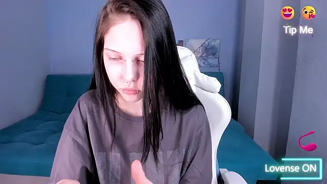 Snapshot of SugarBunny18 chatting on June 2, 3:41 am SugarBunny18 online show from June 2, 3:41 am