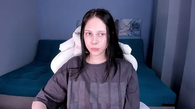 Snapshot of SugarBunny18 chatting on June 13, 4:54 am SugarBunny18 online show from June 13, 4:54 am