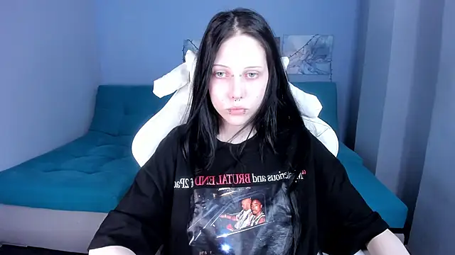Snapshot of SugarBunny18 chatting on July 2, 3:17 am SugarBunny18 online show from July 2, 3:17 am