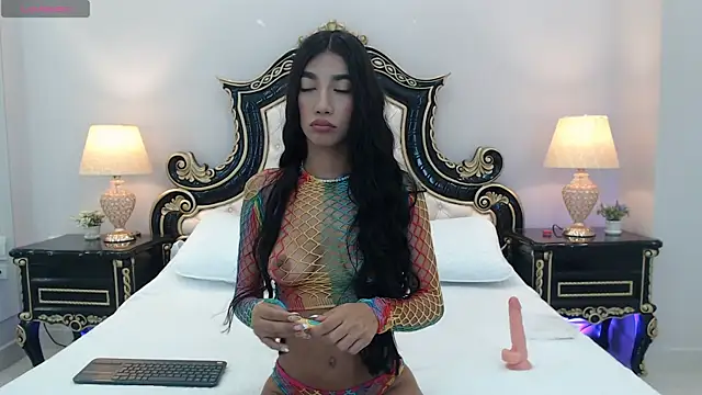 Snapshot of BonnyCandy chatting on April 10, 11:37 am BonnyCandy online show from April 10, 11:37 am
