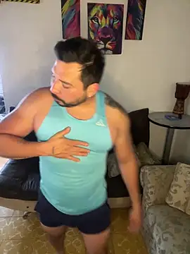 Snapshot of Edson_Blure chatting on April 3, 10:08 pm Edson Blure online show from April 3, 10:08 pm