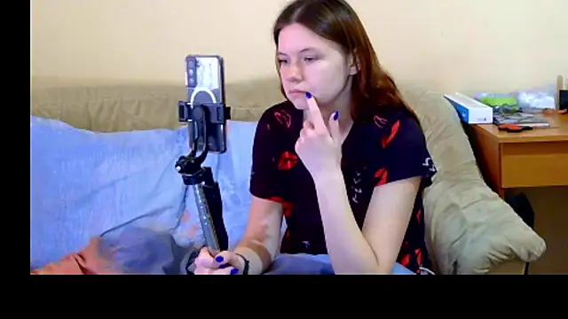 Snapshot of JessicaHolland1 chatting on April 7, 6:36 am JessicaHolland1 online show from April 7, 6:36 am
