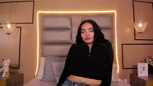 Snapshot of BIANCACOLLINNS chatting on April 7, 8:09 pm BIANCACOLLINNS online show from April 7, 8:09 pm