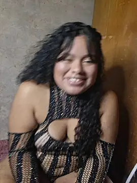 Snapshot of Curlysexy22 chatting on June 7, 10:24 pm Curlysexy22 online show from June 7, 10:24 pm