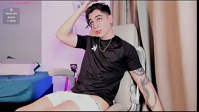 Snapshot of Thiago_angel chatting on April 3, 4:10 am Thiago angel online show from April 3, 4:10 am