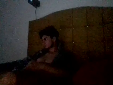 manulito260 online show from July 10, 1:43 am