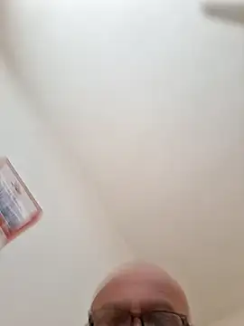 julenvcia online show from April 13, 1:49 pm