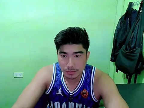 Snapshot of Hunkfireman chatting on May 7, 11:32 pm Hunkfireman online show from May 7, 11:32 pm