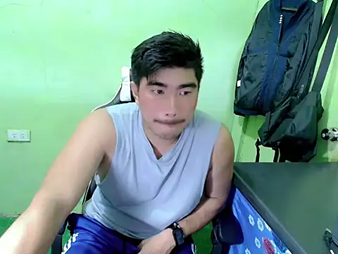 Snapshot of Hunkfireman chatting on May 15, 11:34 pm Hunkfireman online show from May 15, 11:34 pm