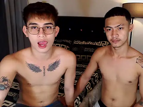 Snapshot of Xasianhotguy chatting on April 6, 7:53 am Xasianhotguy online show from April 6, 7:53 am