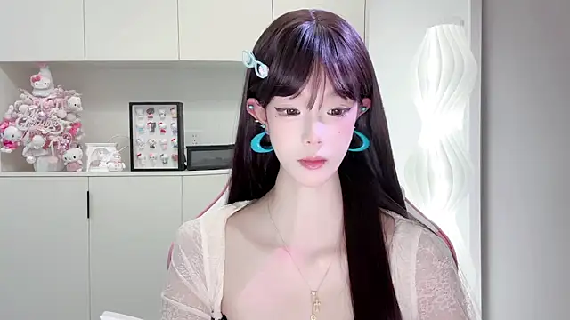 Snapshot of -Moonshine chatting on April 10, 9:58 am -Moonshine online show from April 10, 9:58 am