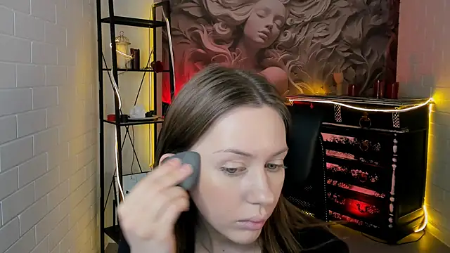 Snapshot of MeganClapp chatting on April 18, 5:11 am MeganClapp online show from April 18, 5:11 am