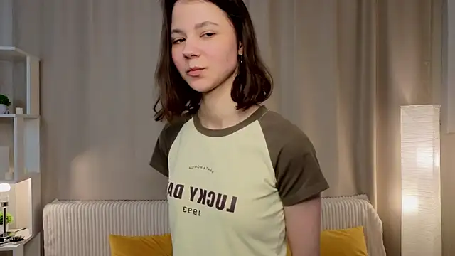 Snapshot of SheliaBinkley chatting on April 13, 8:14 pm SheliaBinkley online show from April 13, 8:14 pm