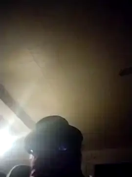 charlieec389 online show from April 4, 7:06 am