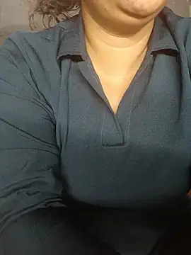 Snapshot of Riyashrma001 chatting on June 23, 1:42 pm Riyashrma001 online show from June 23, 1:42 pm