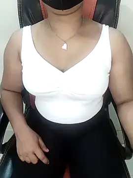 cute-bird- online show from April 3, 4:16 pm